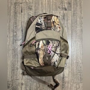 Browning Real Tree Women’s Yukon 18 L Hiking Hunting Backpack